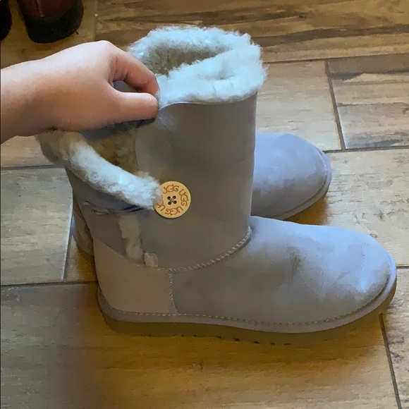 New uggs - Picture 2 of 5